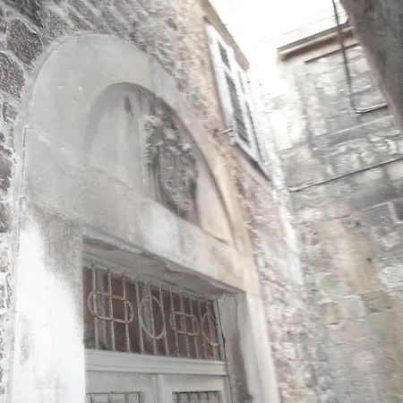 Capogrosso Palace *