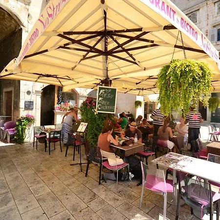 Capogrosso Palace Apartment