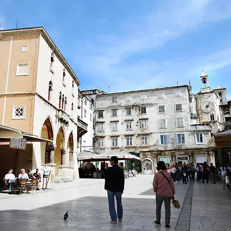 Capogrosso Palace